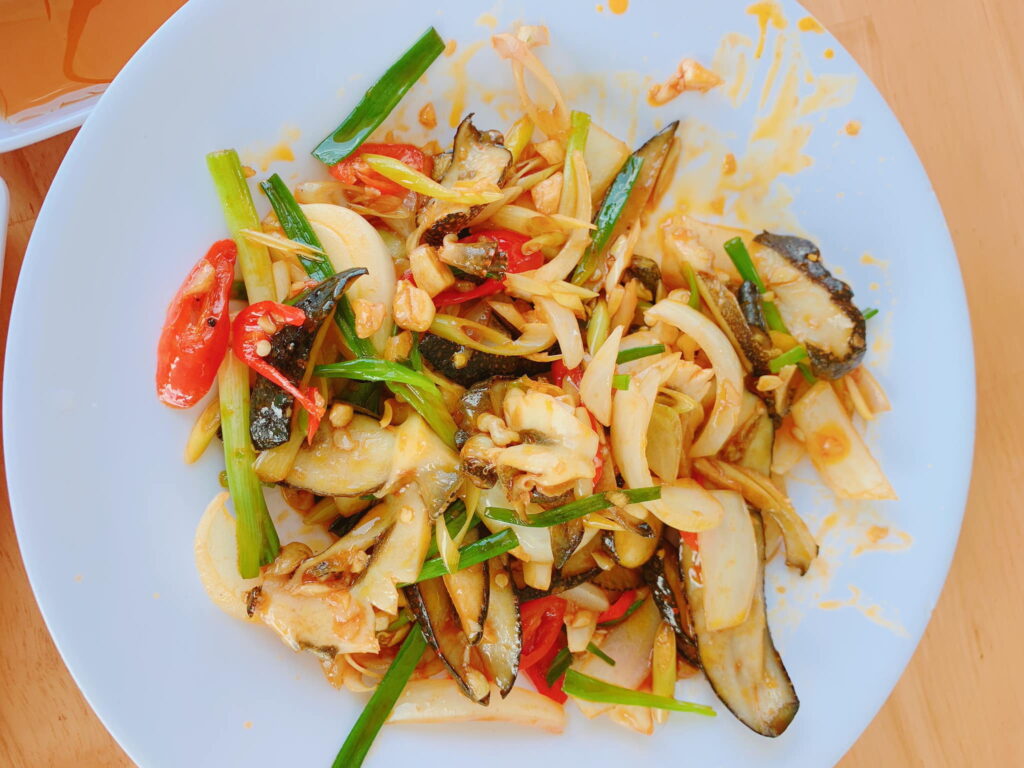 Ốc giác xào hành tây